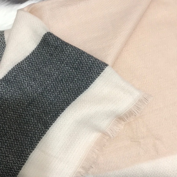 Big blanket scarf / wrap pink and grey / NEW - Picture 3 of 3